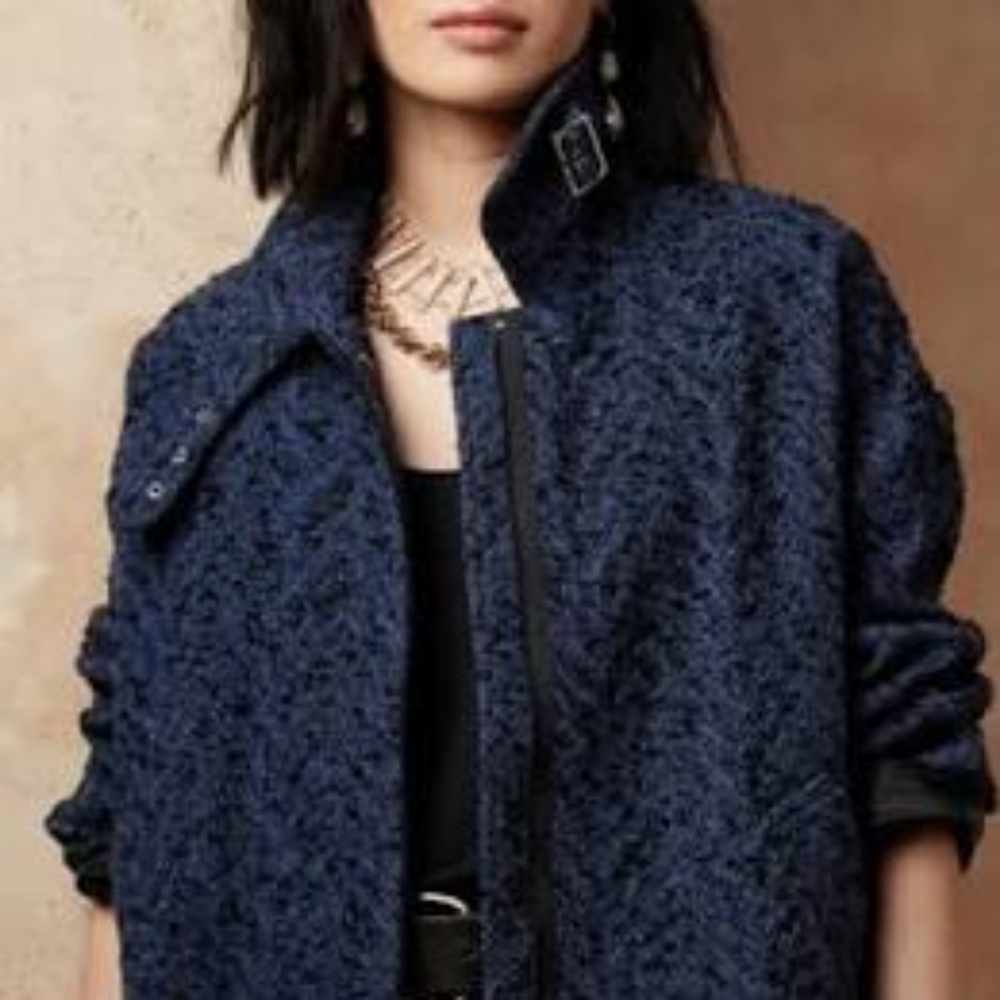 LAST CHANCE MOVING 12/18 Banana Republic stylish rich blue jacket size M